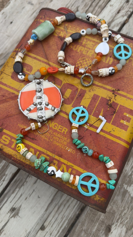 Long lariat vintage peace sign necklace