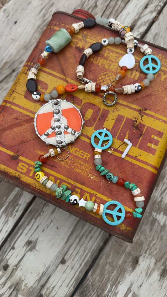 Long lariat vintage peace sign necklace