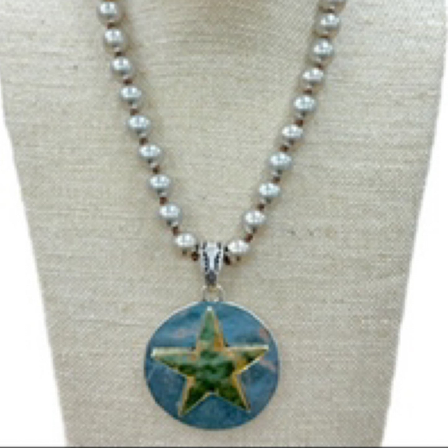 Star necklace Alice in Dallas